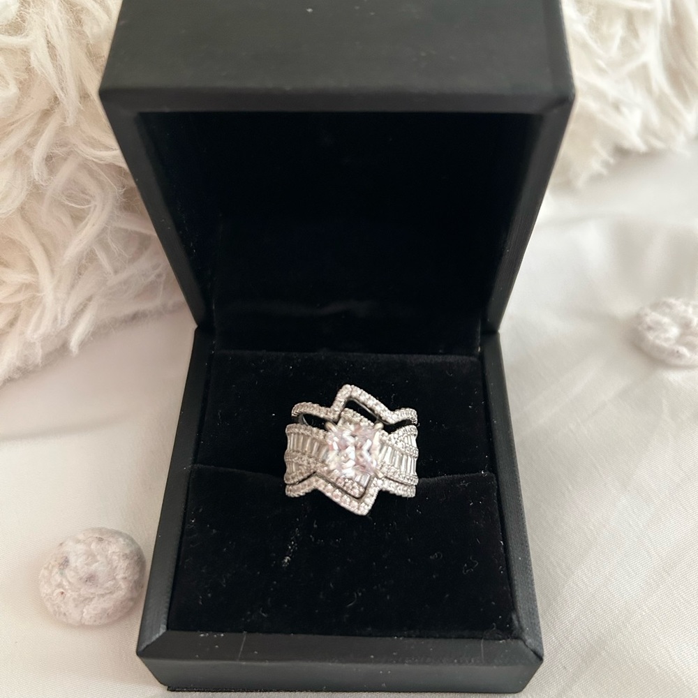 Silver Ring. - Picture 2 of 6